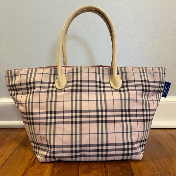 Beautiful Burberry Nylon Tote. Good Condition - Picture 1 of 9